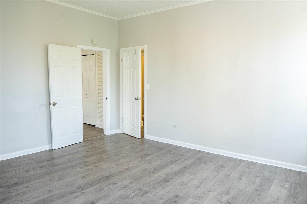 426 13th St #2 - Photo 3 of 25