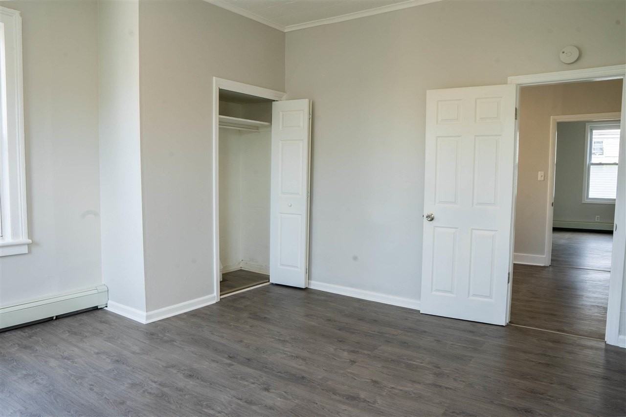 426 13th St #2 - Photo 4 of 25