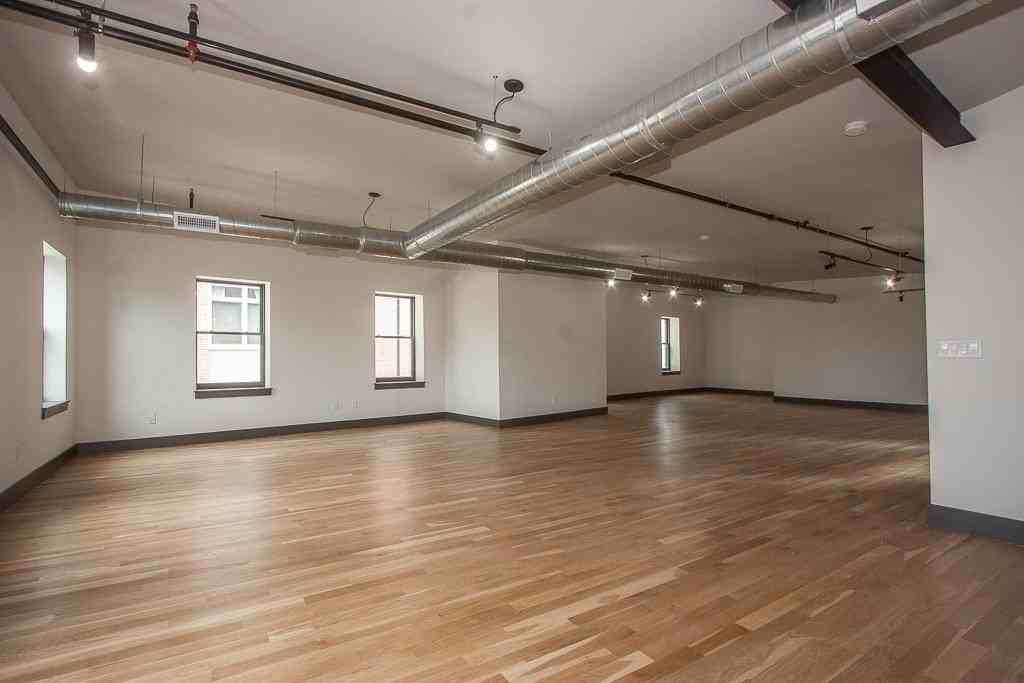 190 Christopher Columbus Dr #2R - Photo 5 of 7