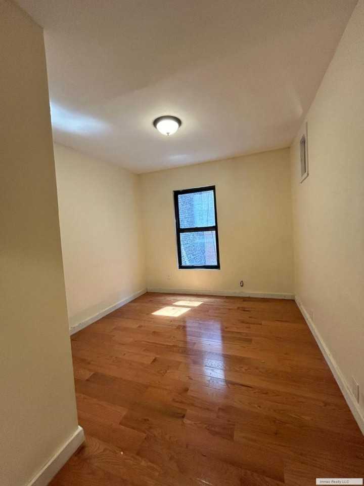 75 Lexington Ave - Photo 5 of 10