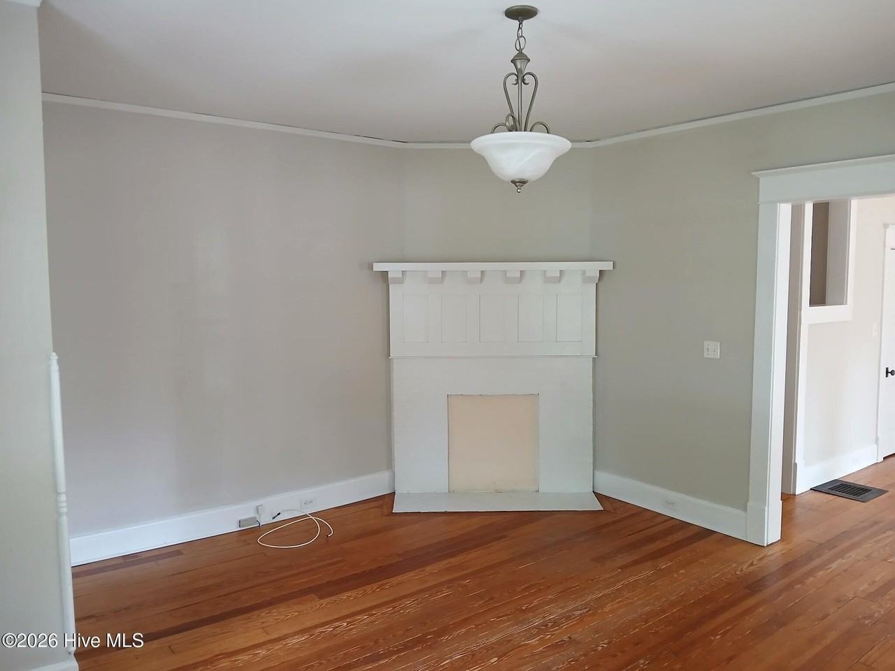 180 N May St - Photo 5 of 26