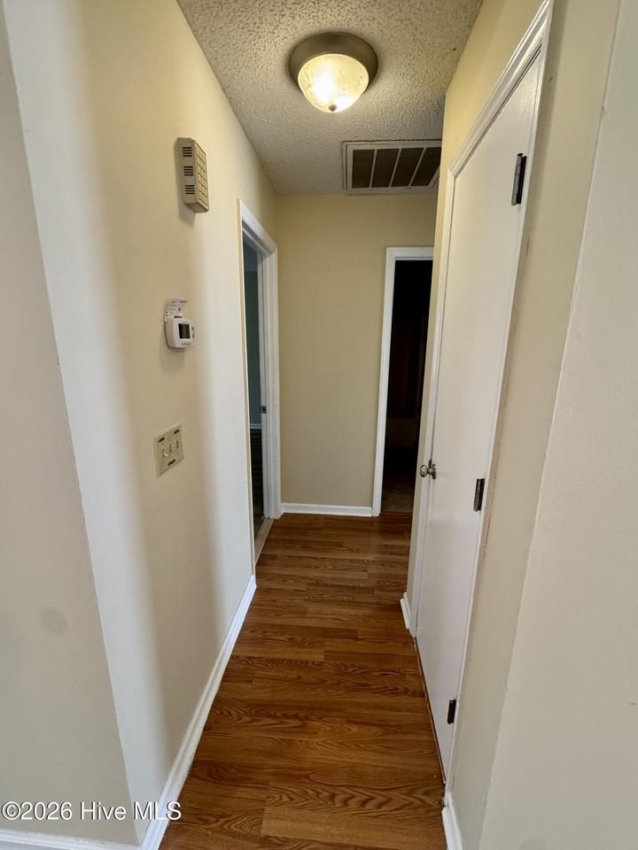 2107 E 3rd St #B - Photo 5 of 14