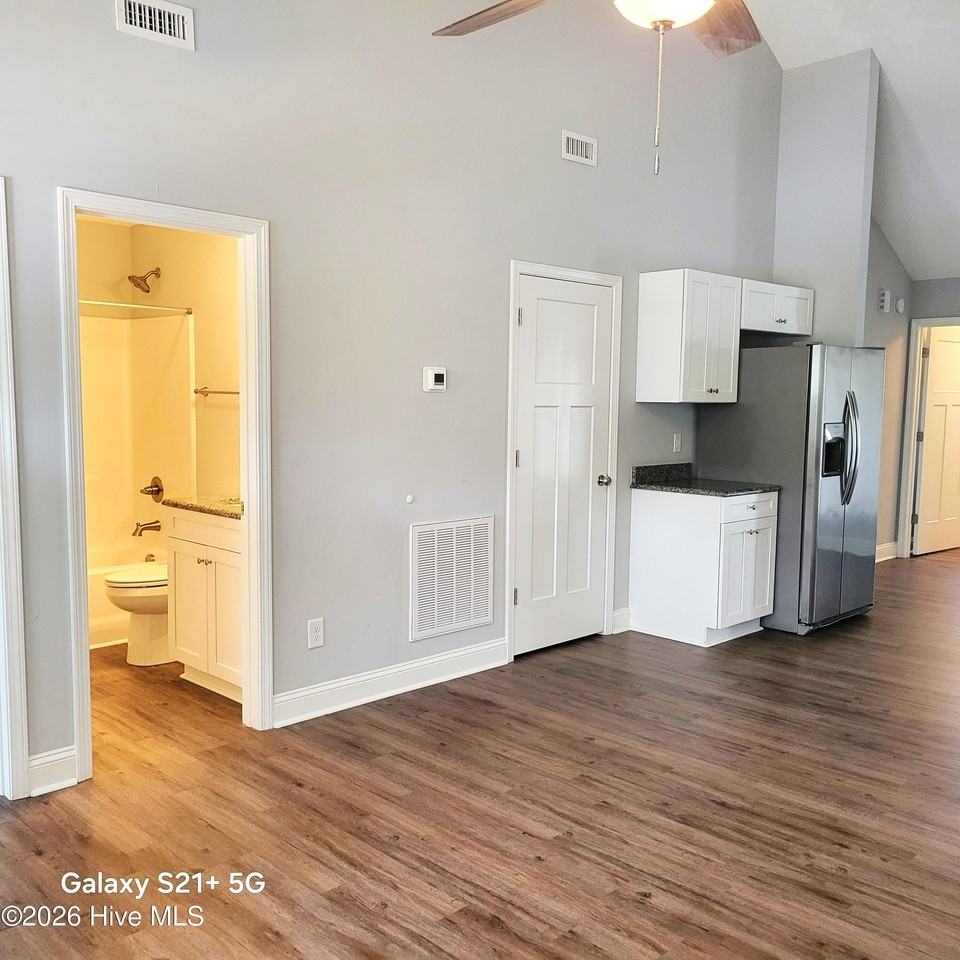 94 N Knoll Rd - Photo 4 of 24