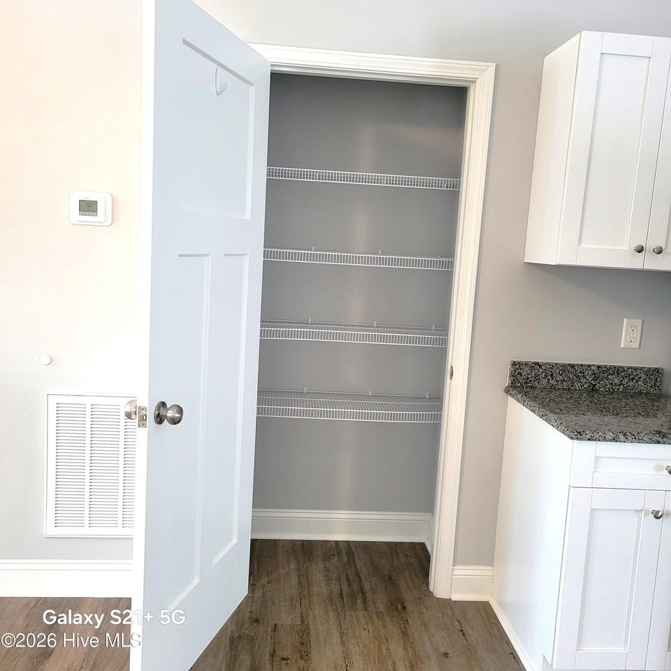 94 N Knoll Rd - Photo 5 of 24