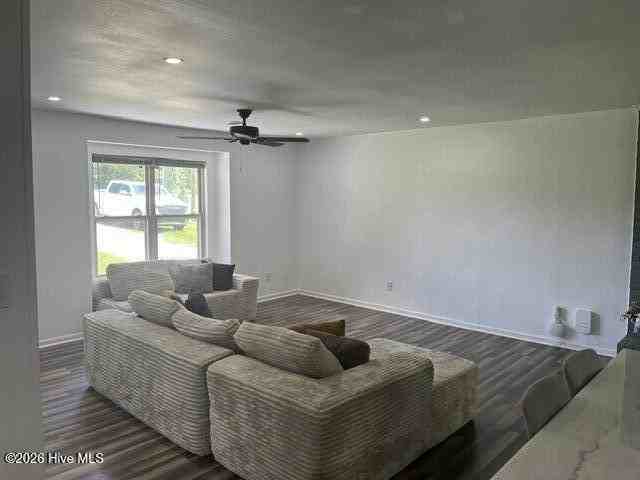 1312 Wolf Swamp Rd - Photo 3 of 23