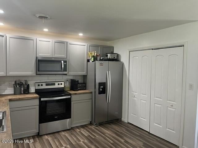 1312 Wolf Swamp Rd - Photo 7 of 23