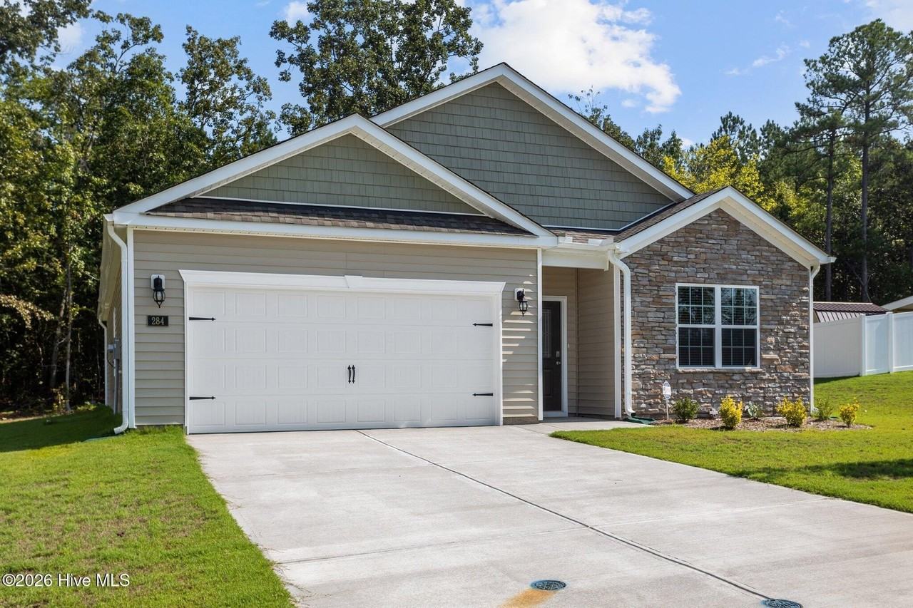 284 Robert Pl - Photo 2 of 37