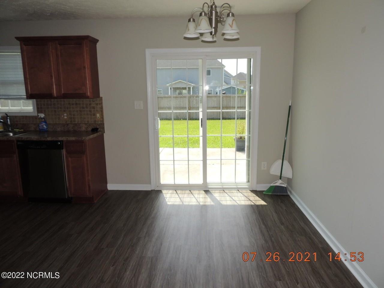 373 Sonoma Rd - Photo 6 of 35