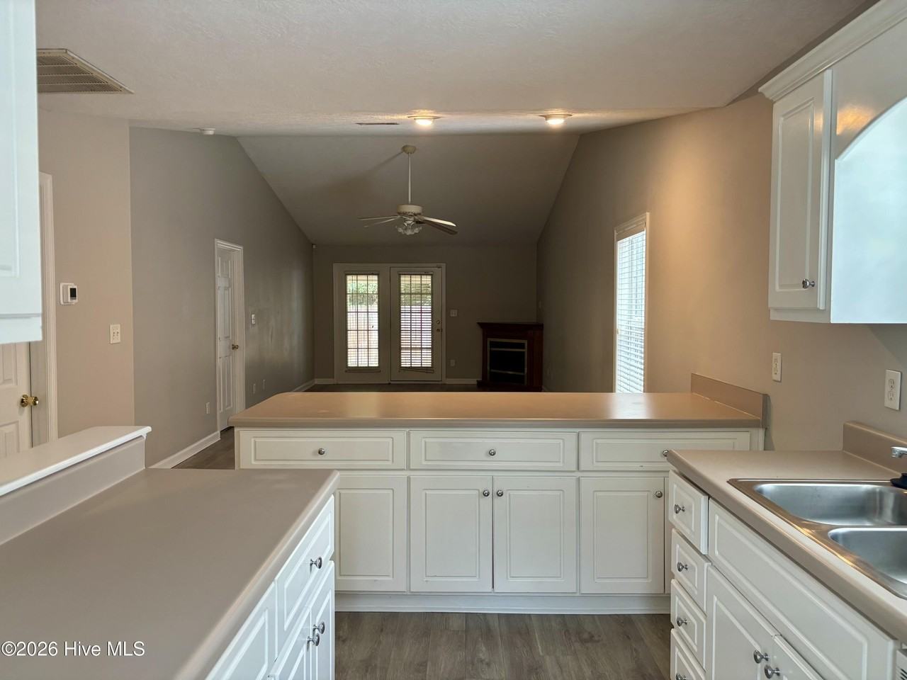 2195 Bridgeton Rd - Photo 4 of 12