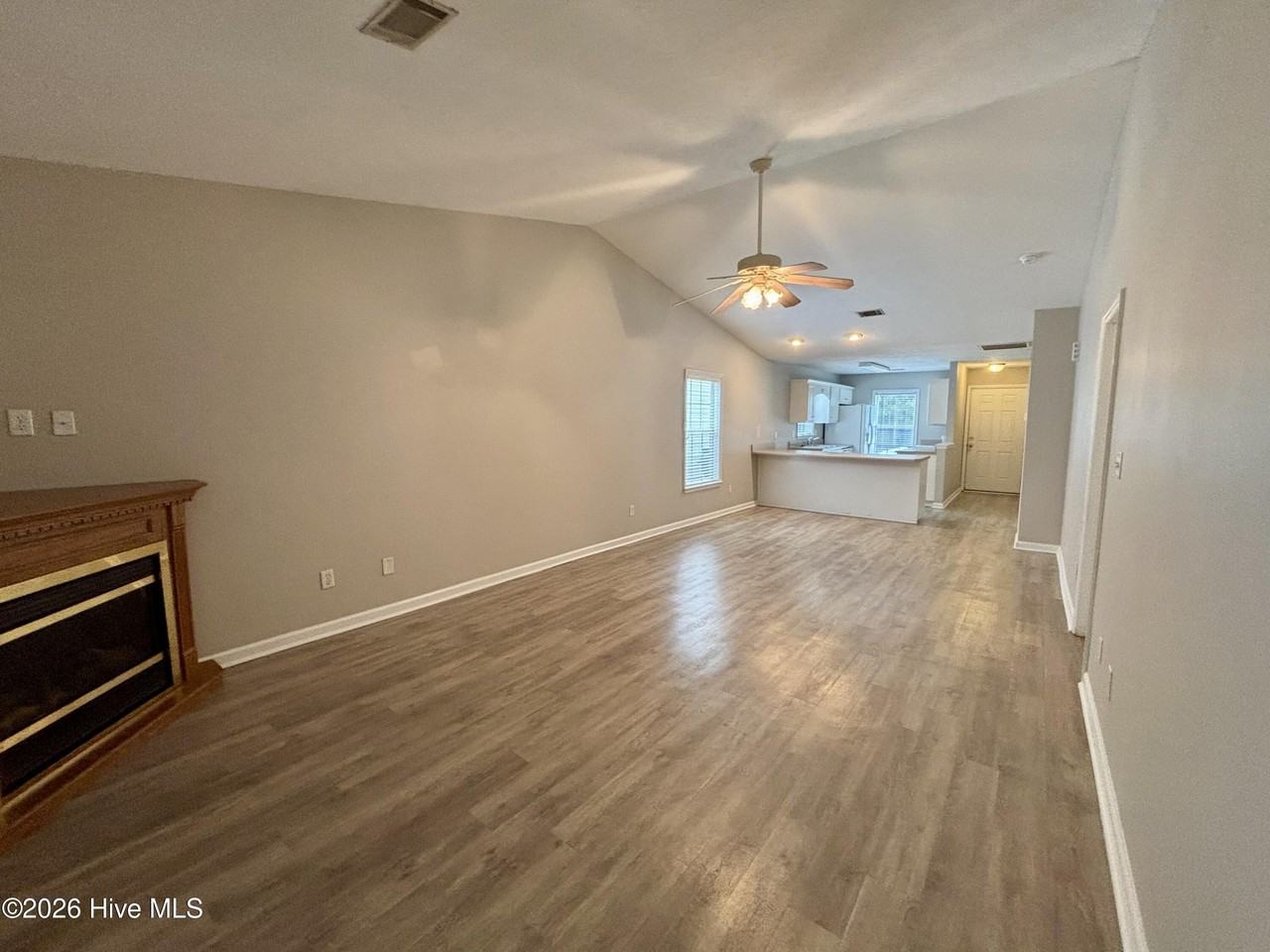 2195 Bridgeton Rd - Photo 5 of 12