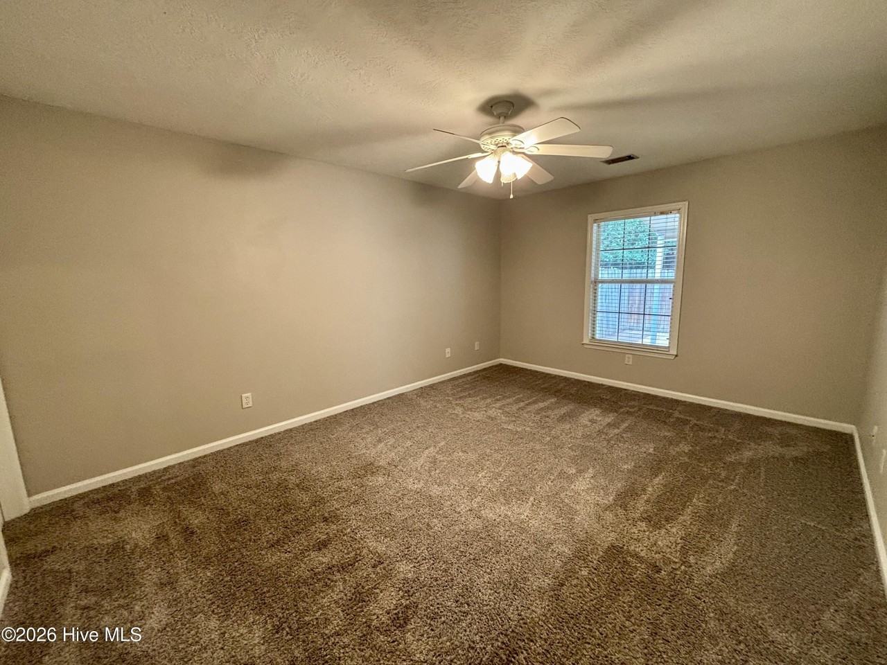 2195 Bridgeton Rd - Photo 7 of 12