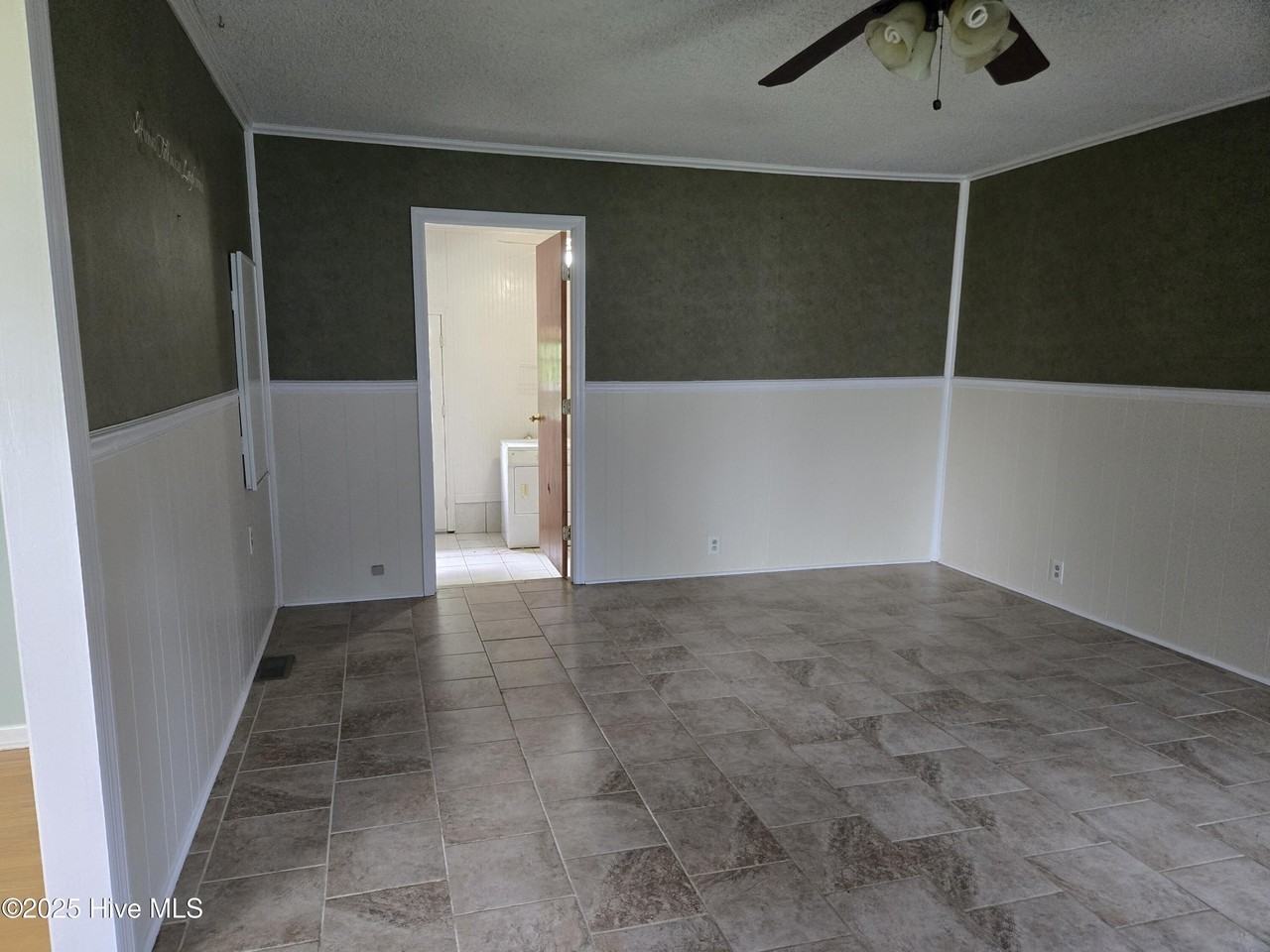 818 Williams St - Photo 5 of 26