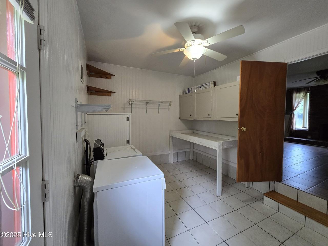 818 Williams St - Photo 6 of 26
