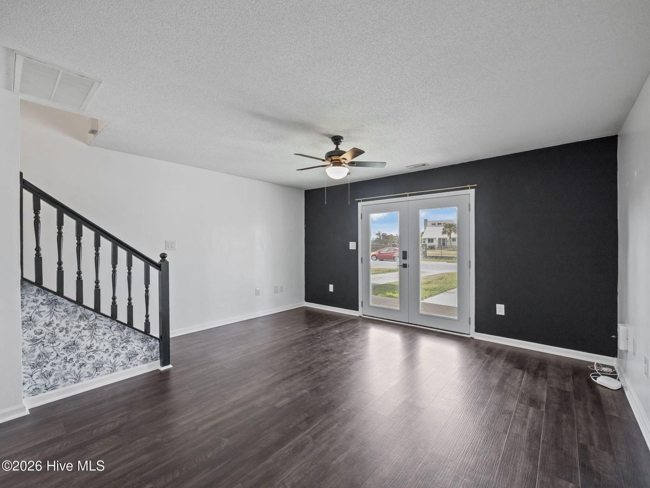 92 Shoreline Dr - Photo 2 of 20