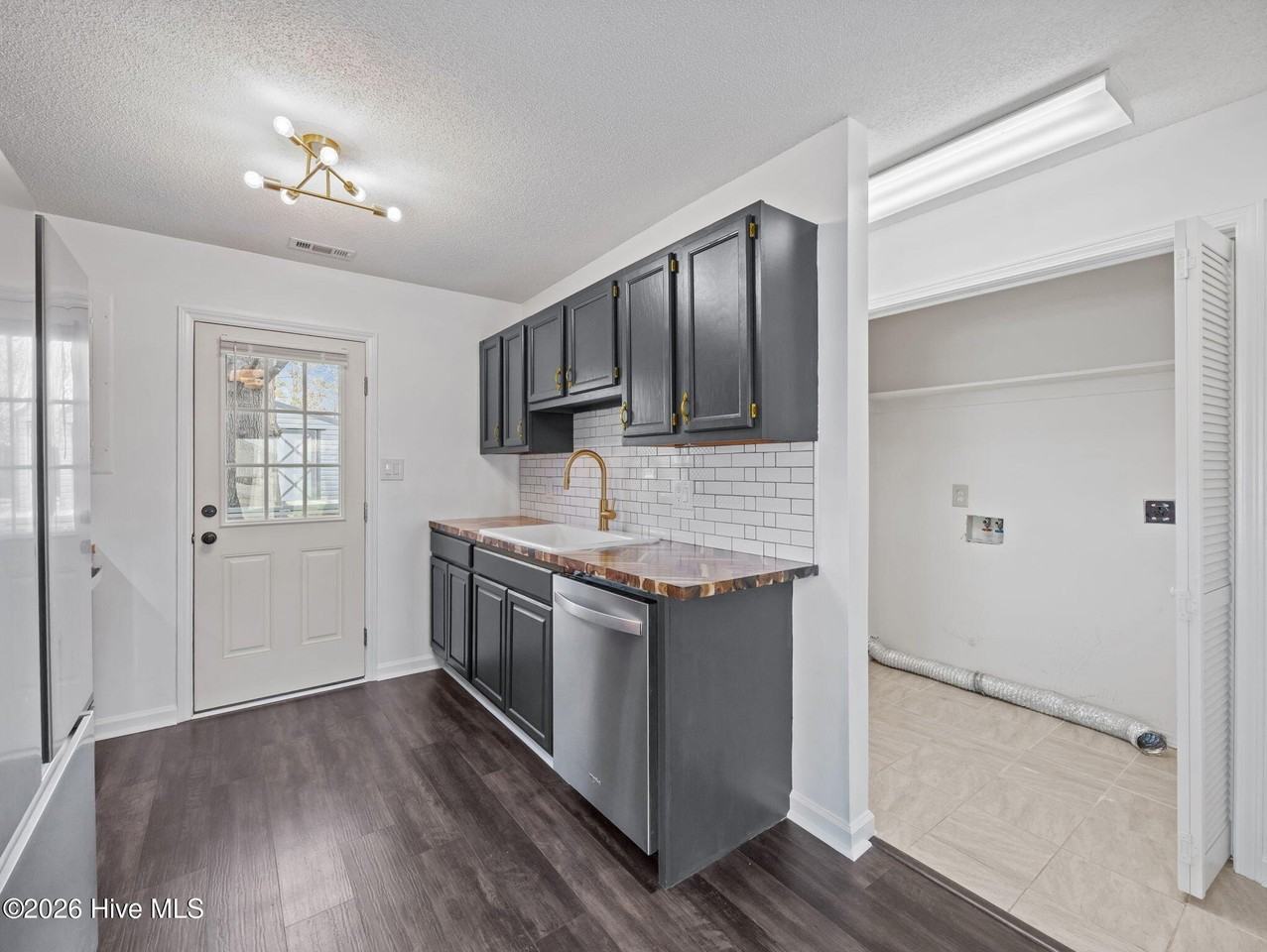 92 Shoreline Dr - Photo 5 of 20