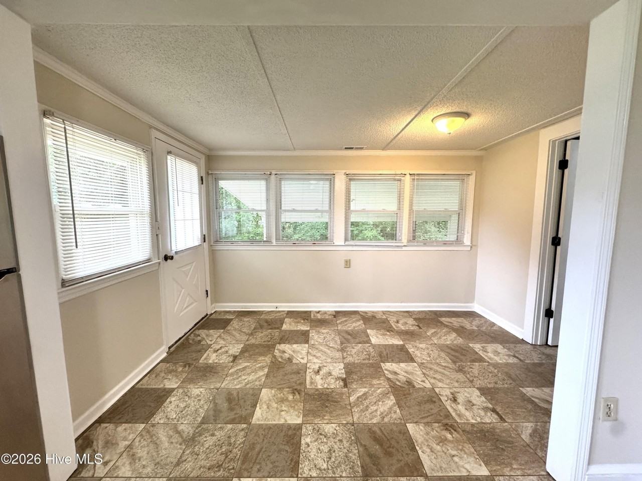 1103 Onslow Pines Rd - Photo 3 of 20