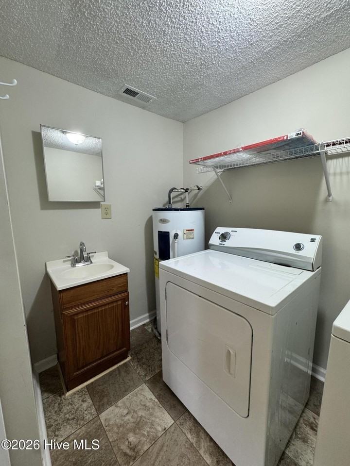 1103 Onslow Pines Rd - Photo 6 of 20