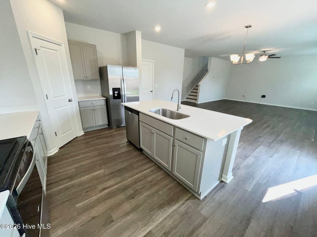 503 Sandy Hollow Dr - Photo 6 of 37