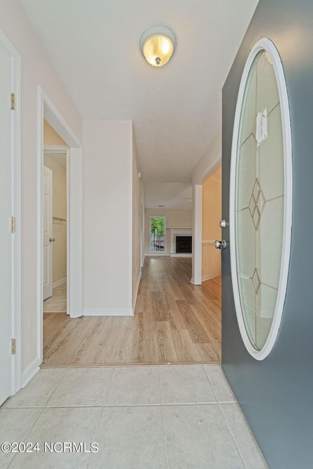 102 Mendover Dr - Photo 2 of 26