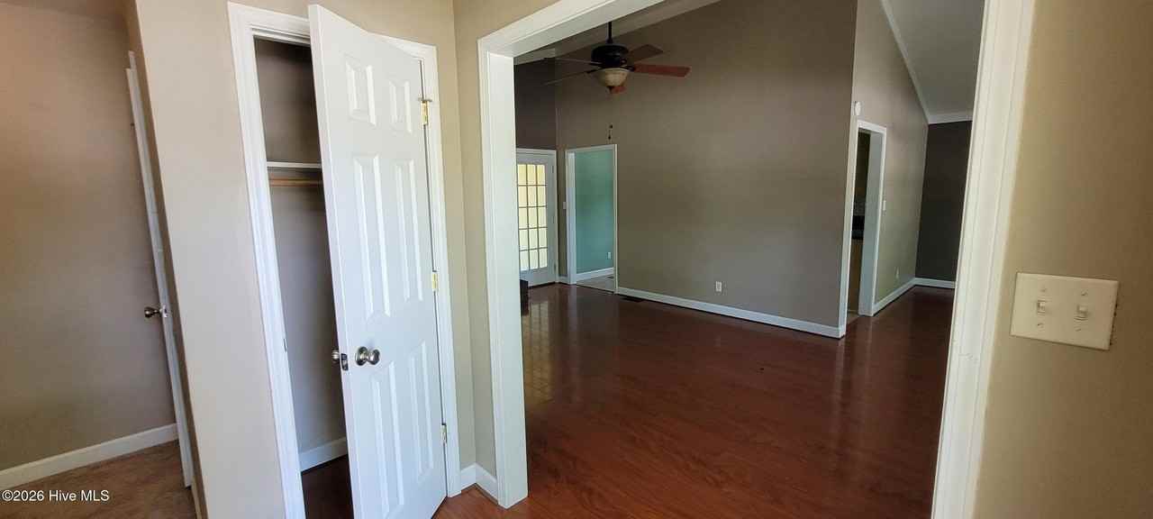 212 Branchwood Dr - Photo 7 of 21