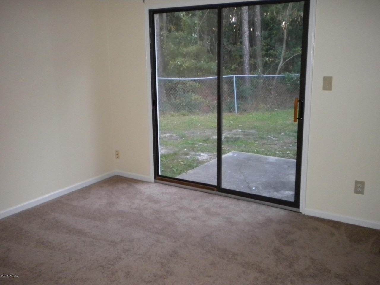 1913 Rolling Ridge Dr - Photo 3 of 12