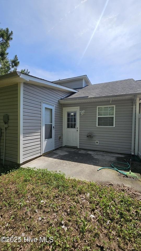 573 Corbin St - Photo 2 of 13