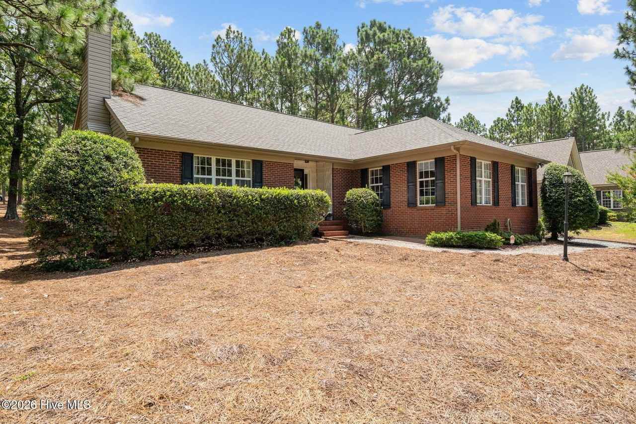 265 Longleaf Dr - Photo 2 of 42