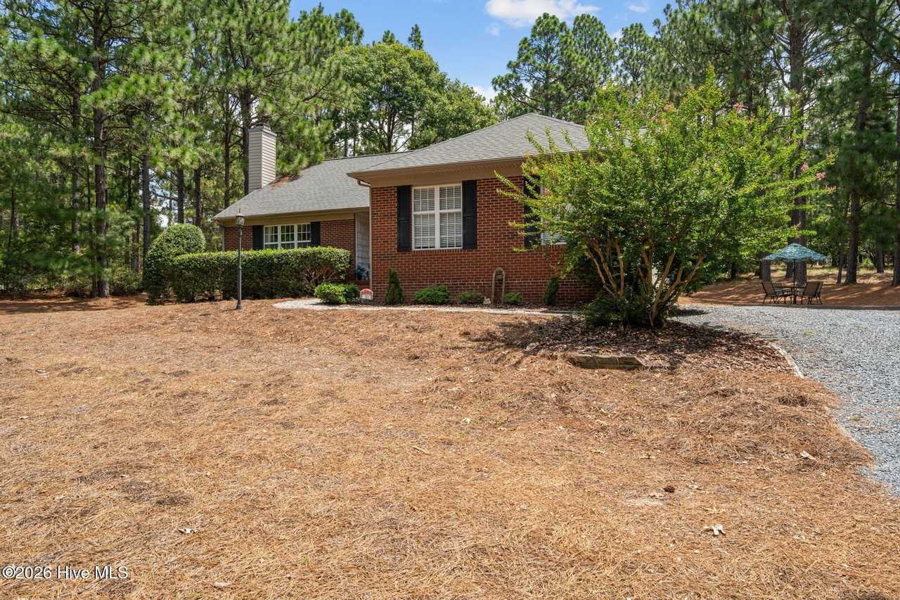 265 Longleaf Dr - Photo 3 of 42