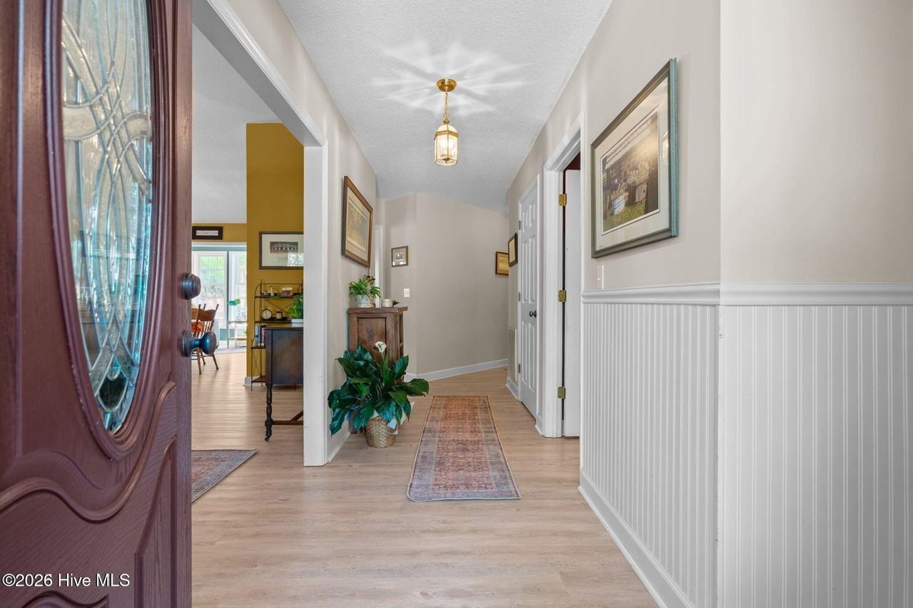 265 Longleaf Dr - Photo 4 of 42