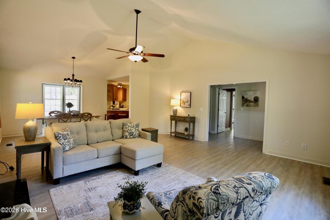 265 Longleaf Dr - Photo 5 of 42