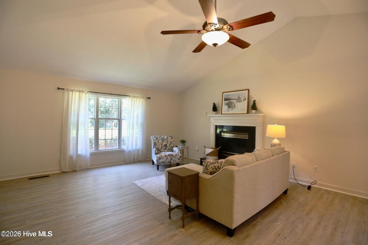 265 Longleaf Dr - Photo 7 of 42