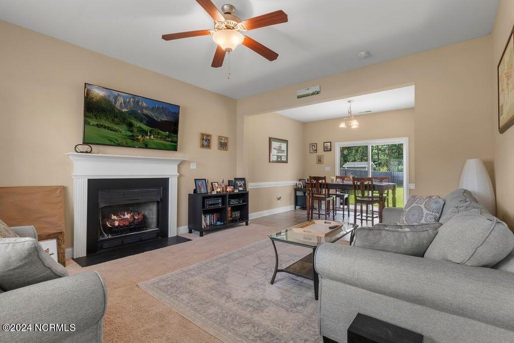 209 Admiral Ct - Photo 4 of 20