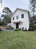 featured image of 5 Lake Hills Rd