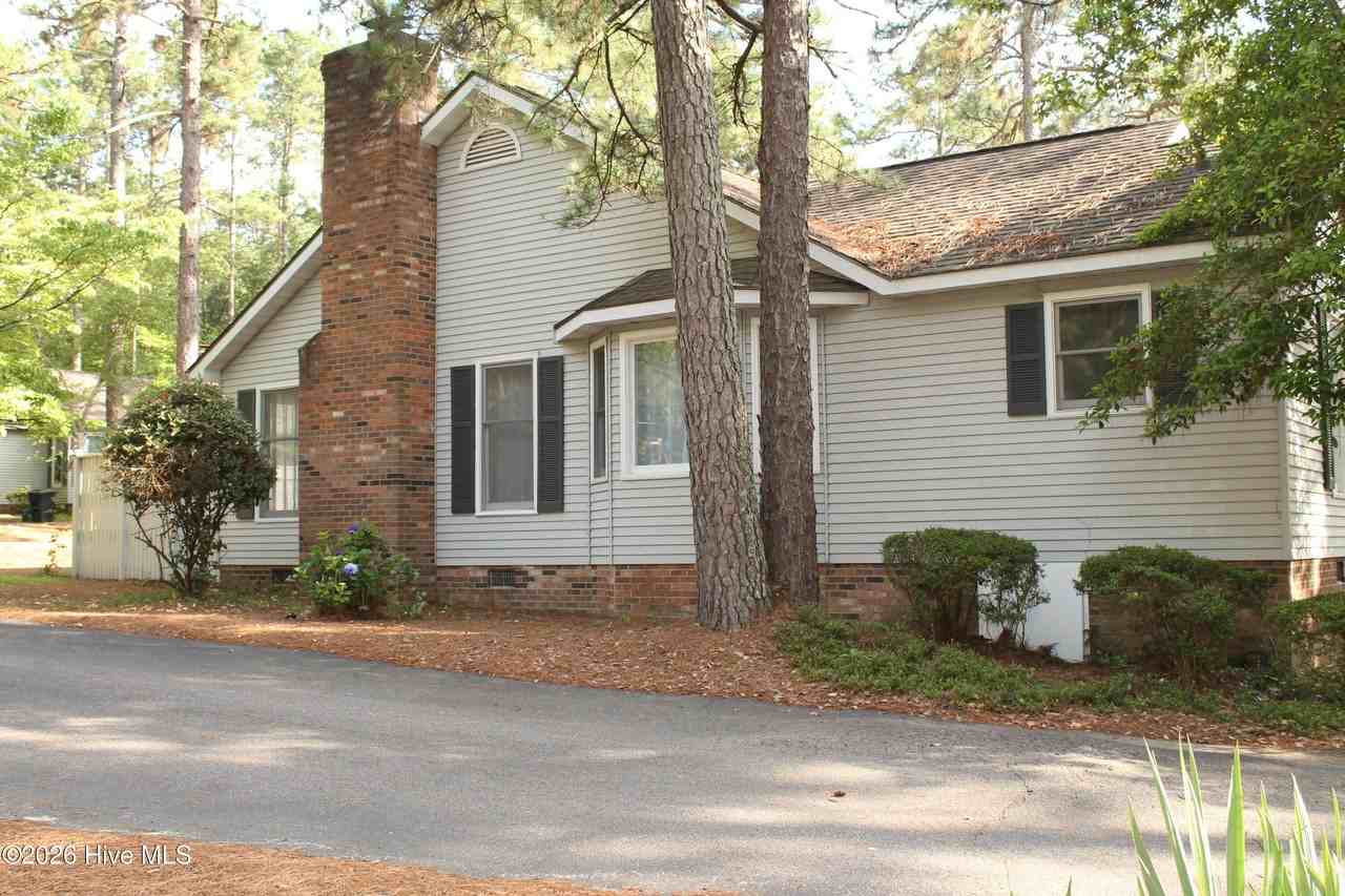 1624 E Indiana Ave #13 - Photo 3 of 29