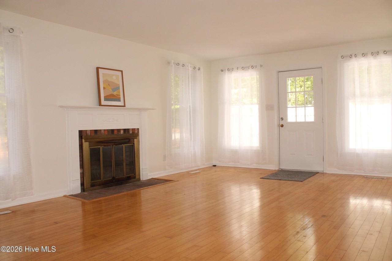1624 E Indiana Ave #13 - Photo 5 of 29