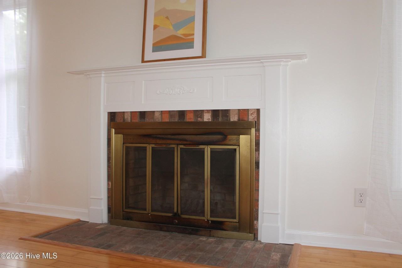 1624 E Indiana Ave #13 - Photo 6 of 29