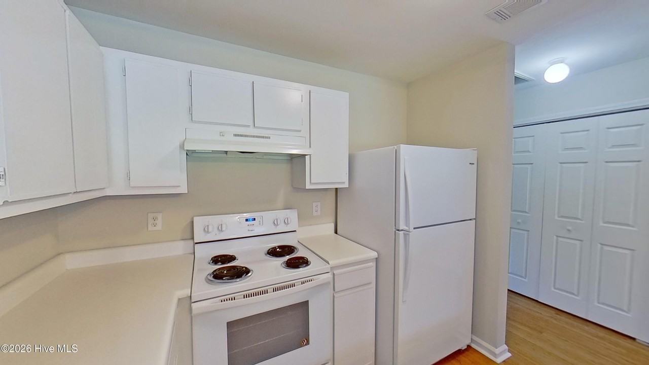 4804 College Rd S #28 - Photo 6 of 23