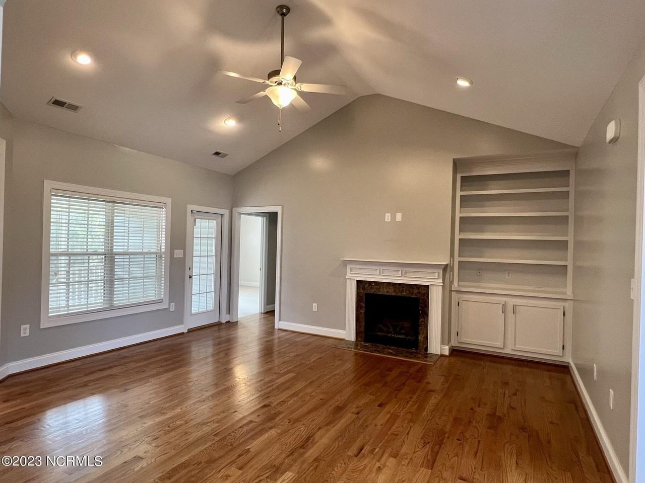 206 Sandy Springs Rd - Photo 7 of 47