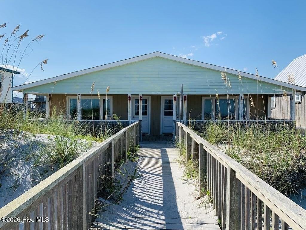 1115 Ocean Blvd - Photo 4 of 19