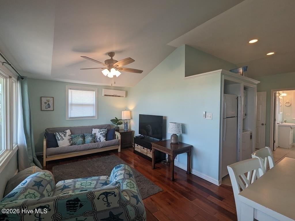1115 Ocean Blvd - Photo 5 of 19