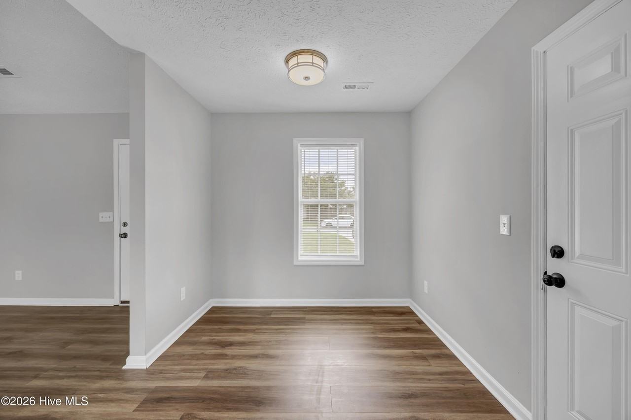 7005 Alamosa Dr - Photo 3 of 25