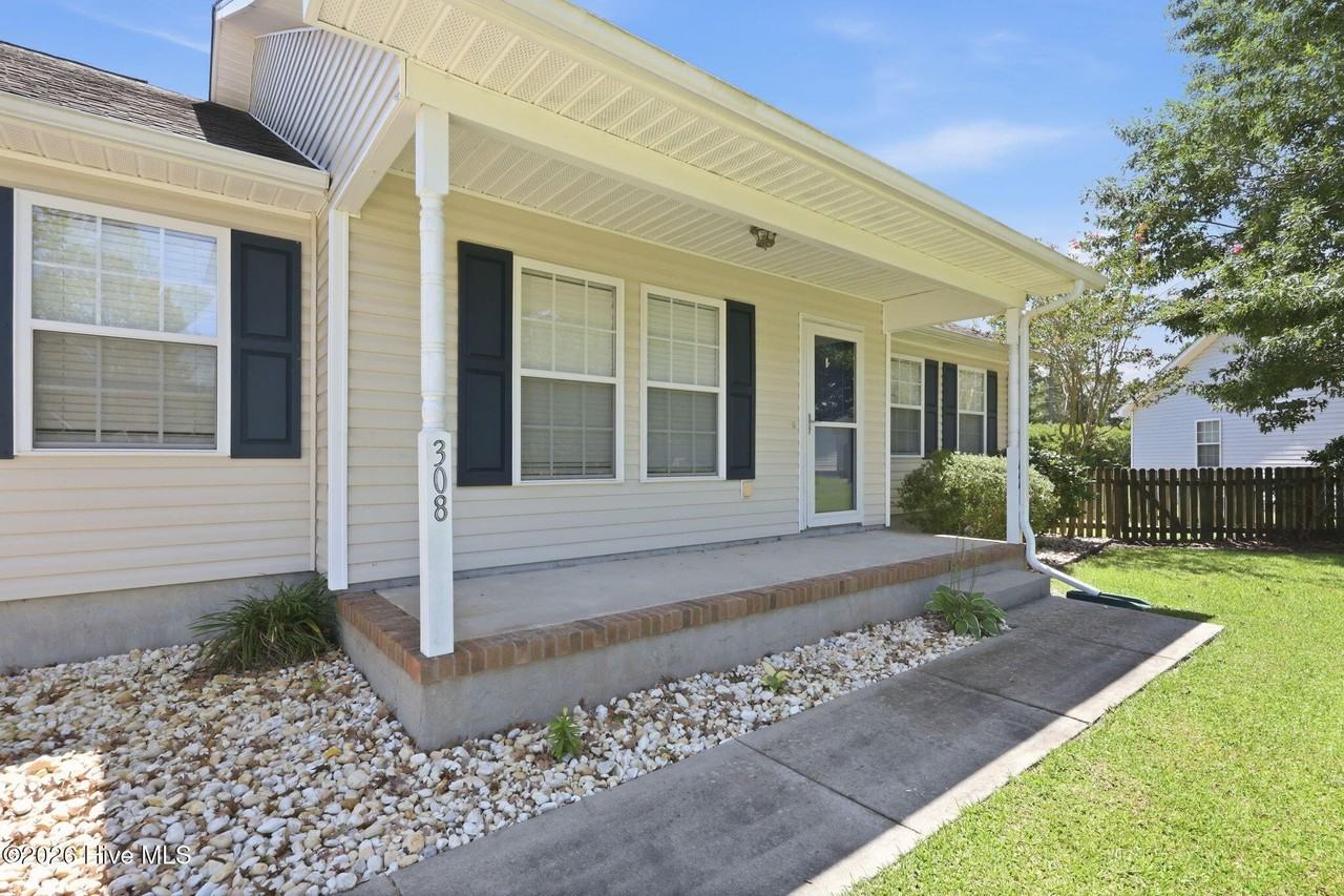 308 Carrie Ct - Photo 2 of 33