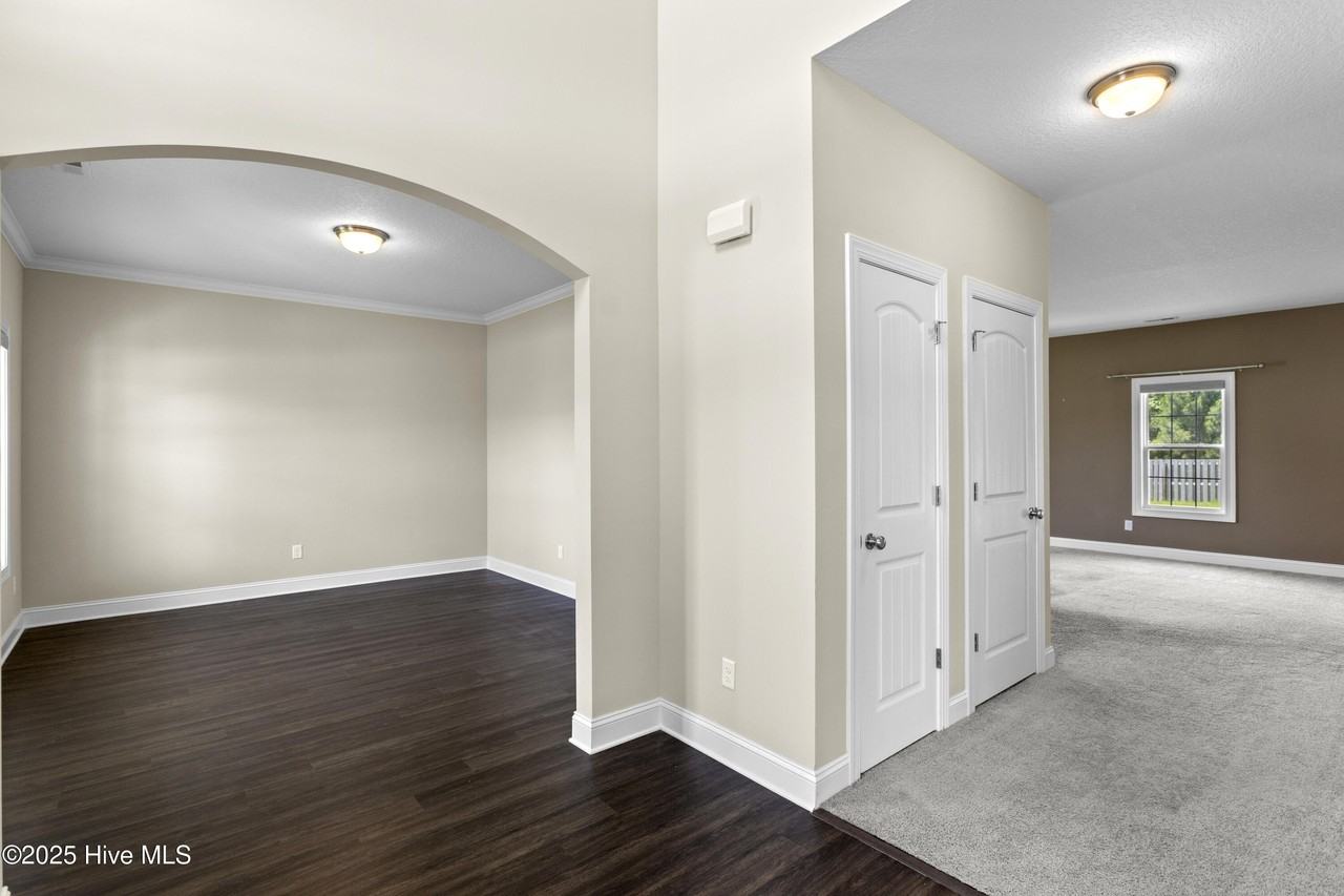 215 Old Field School Ln - Photo 6 of 35