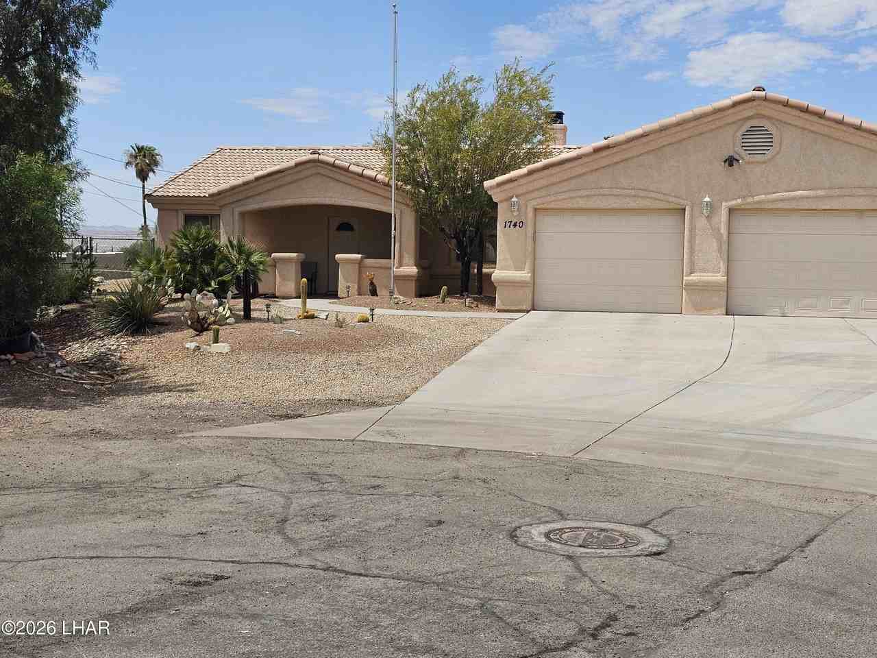 1740 Quartz Ln - Photo 3 of 34