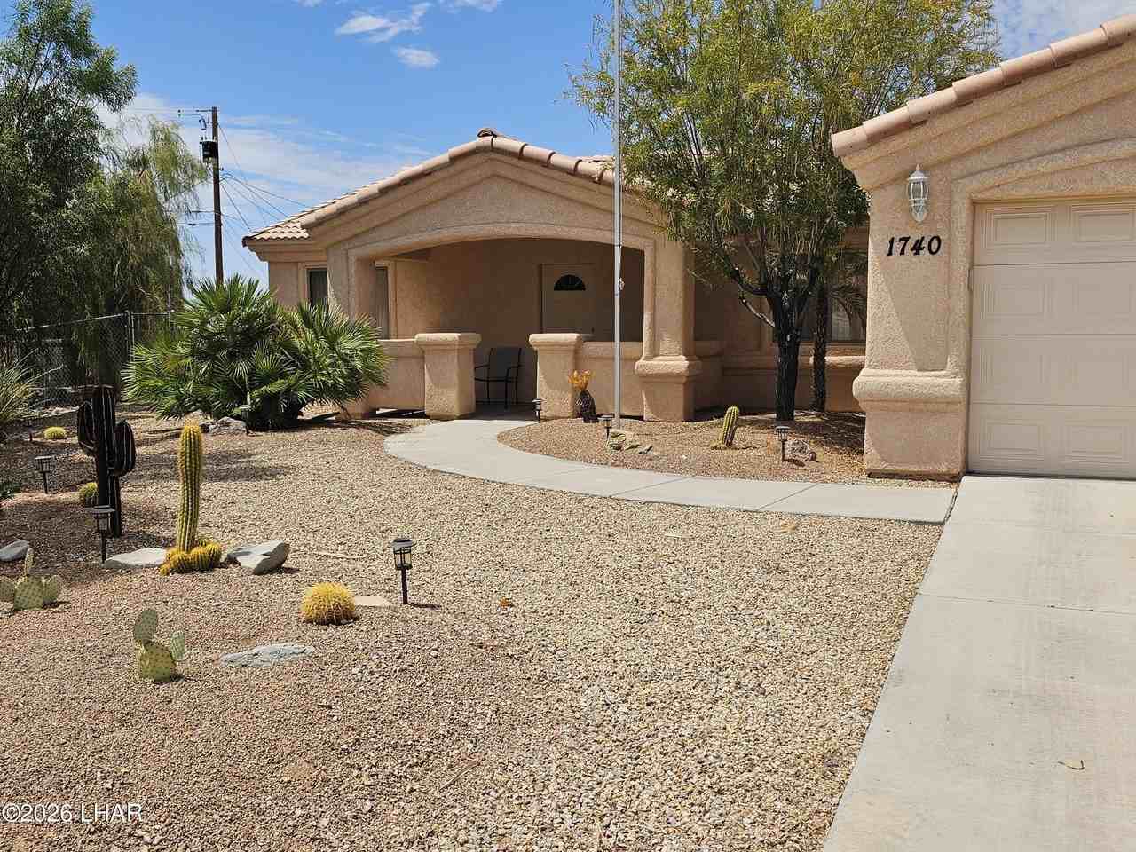 1740 Quartz Ln - Photo 4 of 34