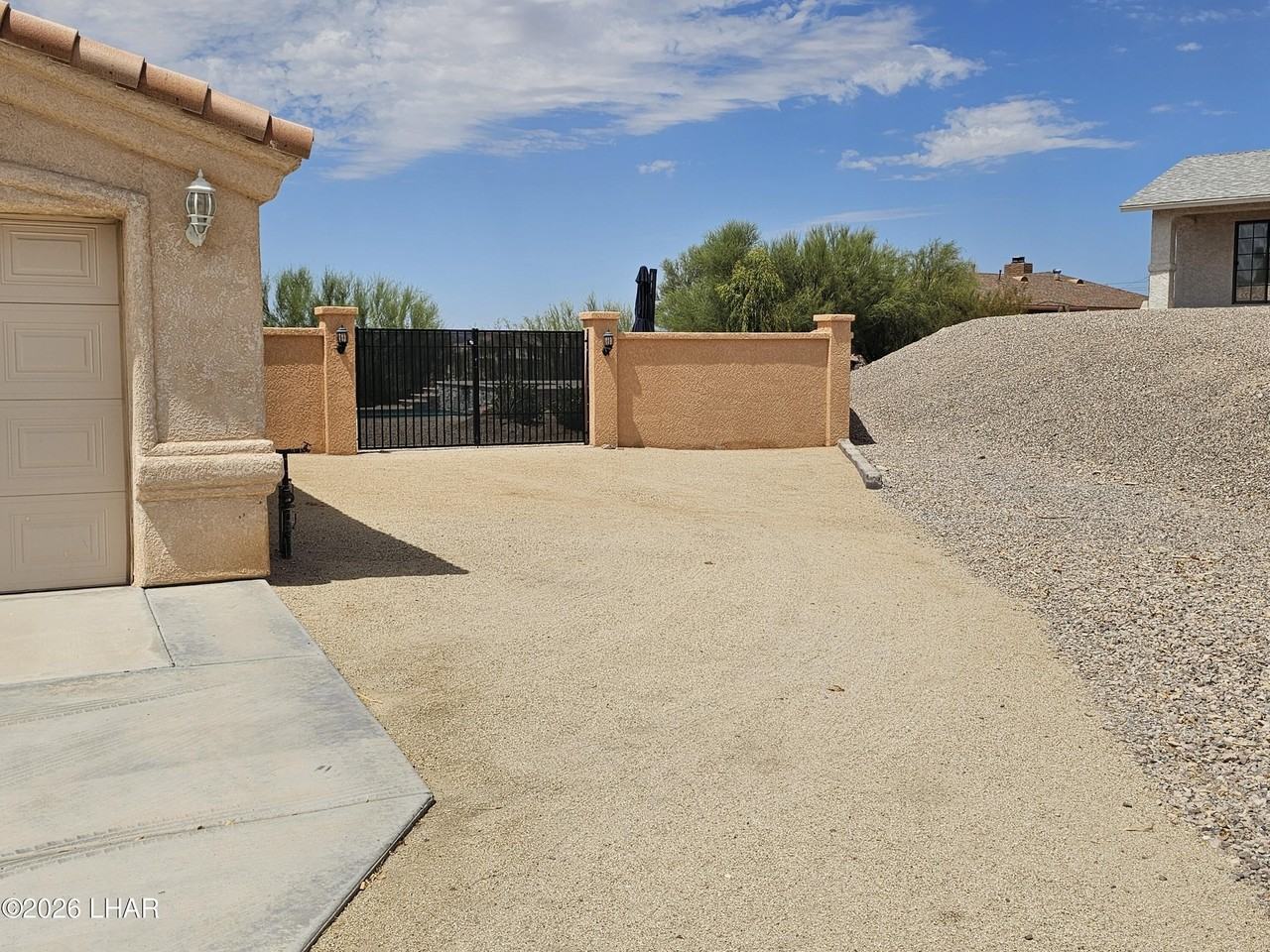 1740 Quartz Ln - Photo 5 of 34