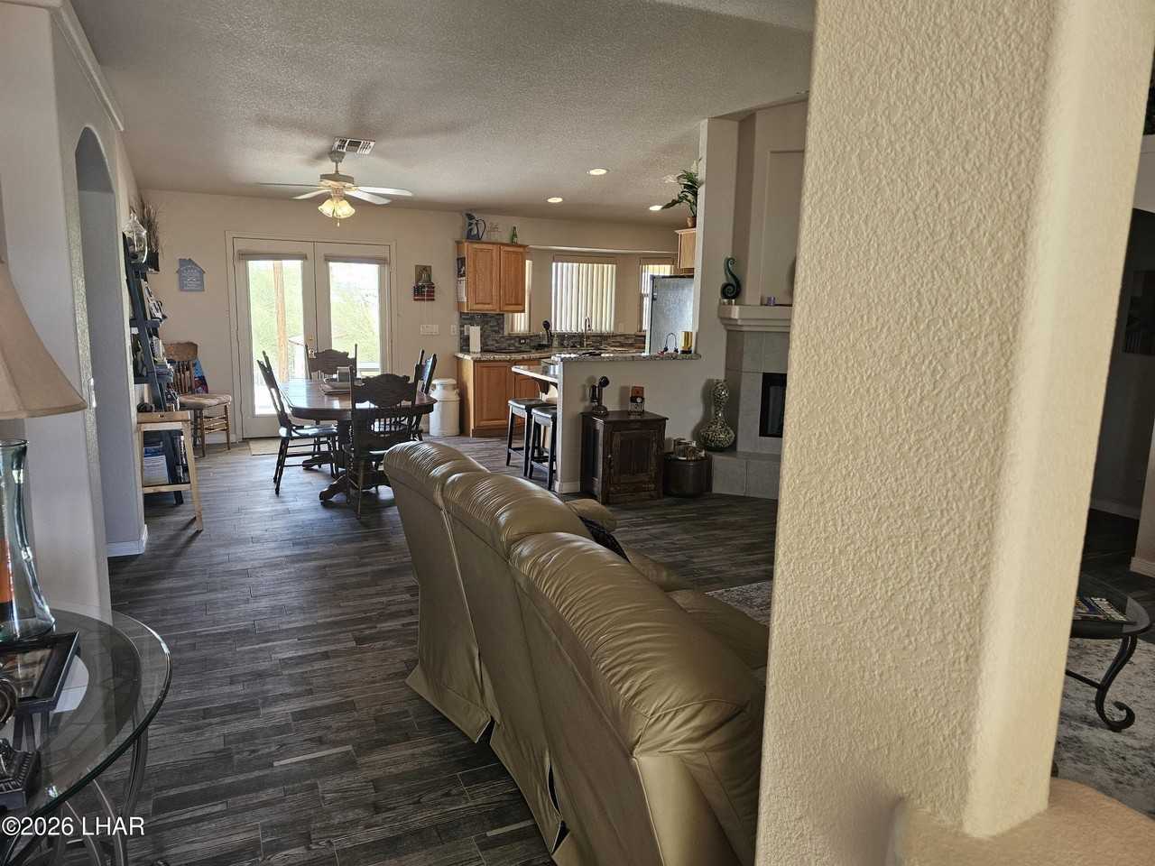 1740 Quartz Ln - Photo 6 of 34