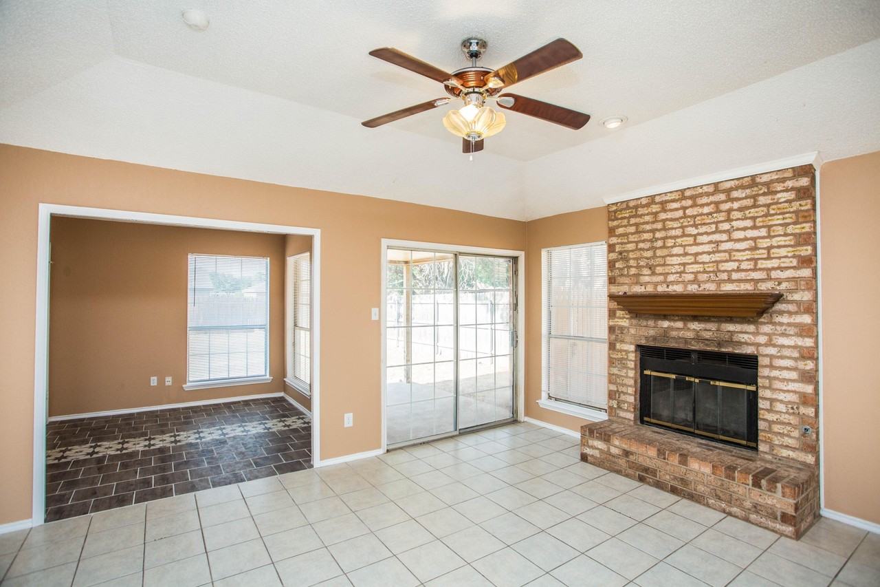 2212 85th St - Photo 2 of 28