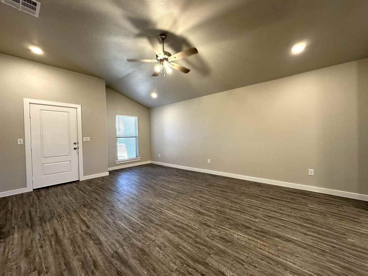 1608 142nd St - Photo 3 of 15