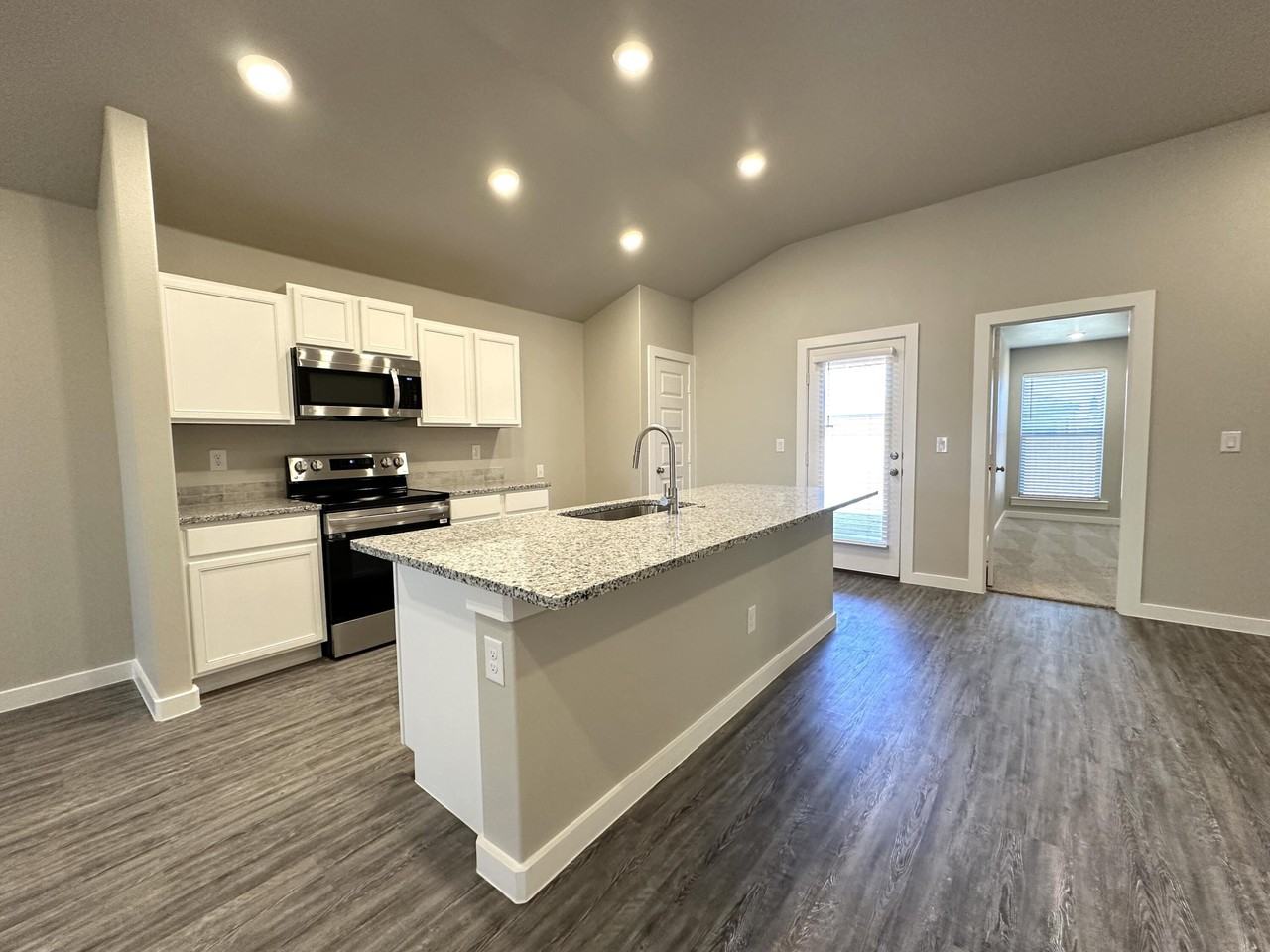1608 142nd St - Photo 4 of 15